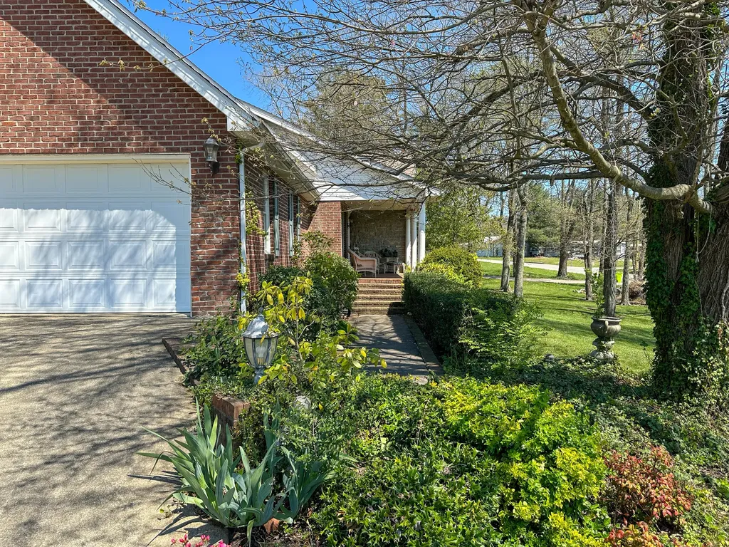 5686 Slate Lick Road London KY 40741