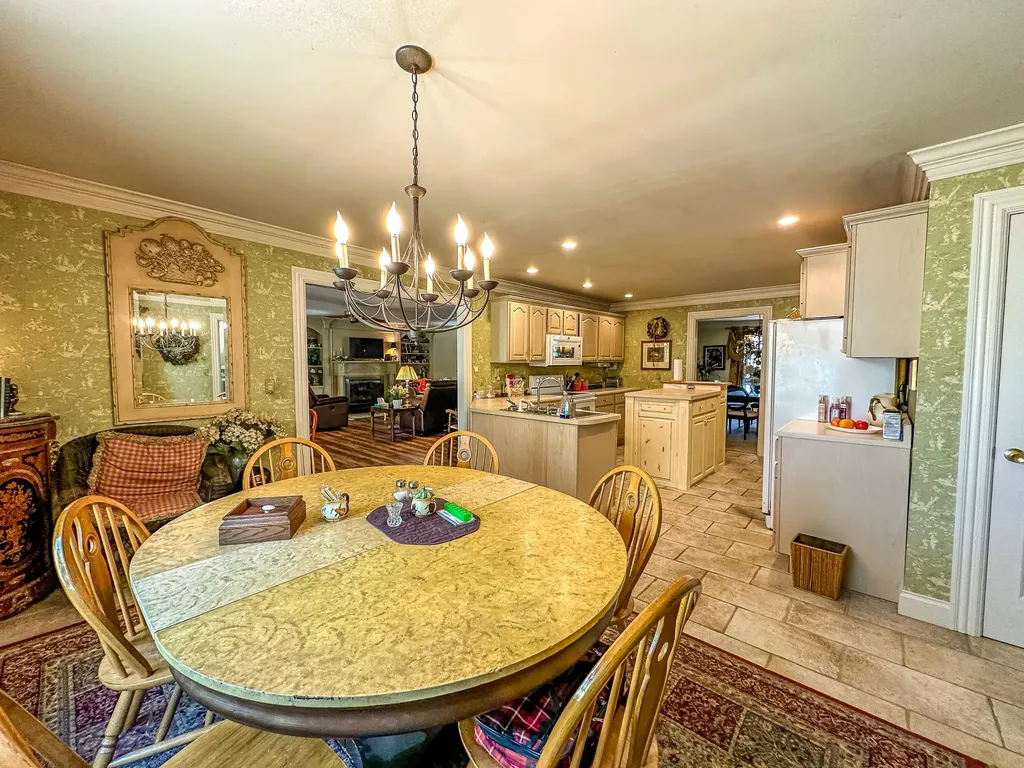 5686 Slate Lick Road London KY 40741