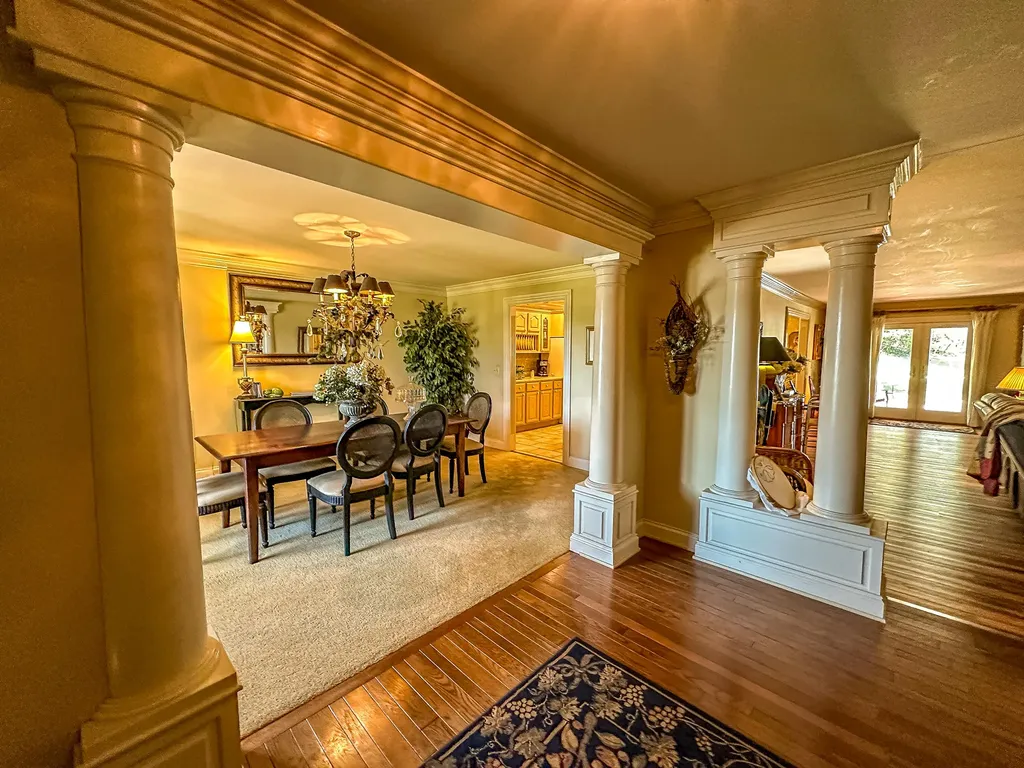 5686 Slate Lick Road London KY 40741