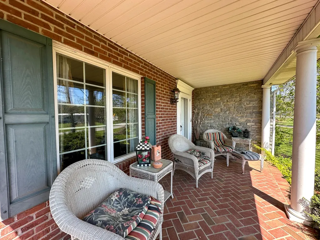 5686 Slate Lick Road London KY 40741