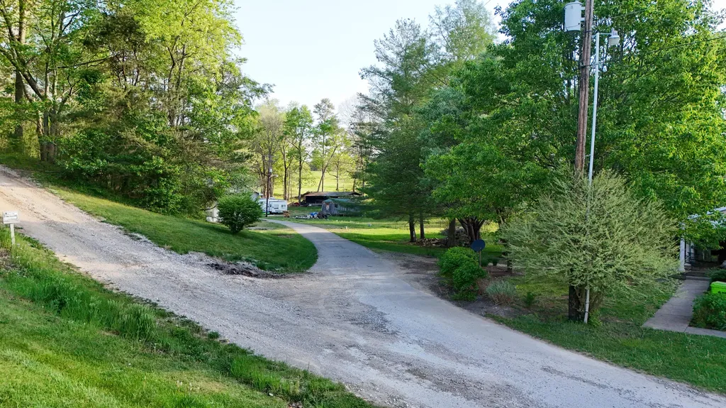 5686 Slate Lick Road London KY 40741