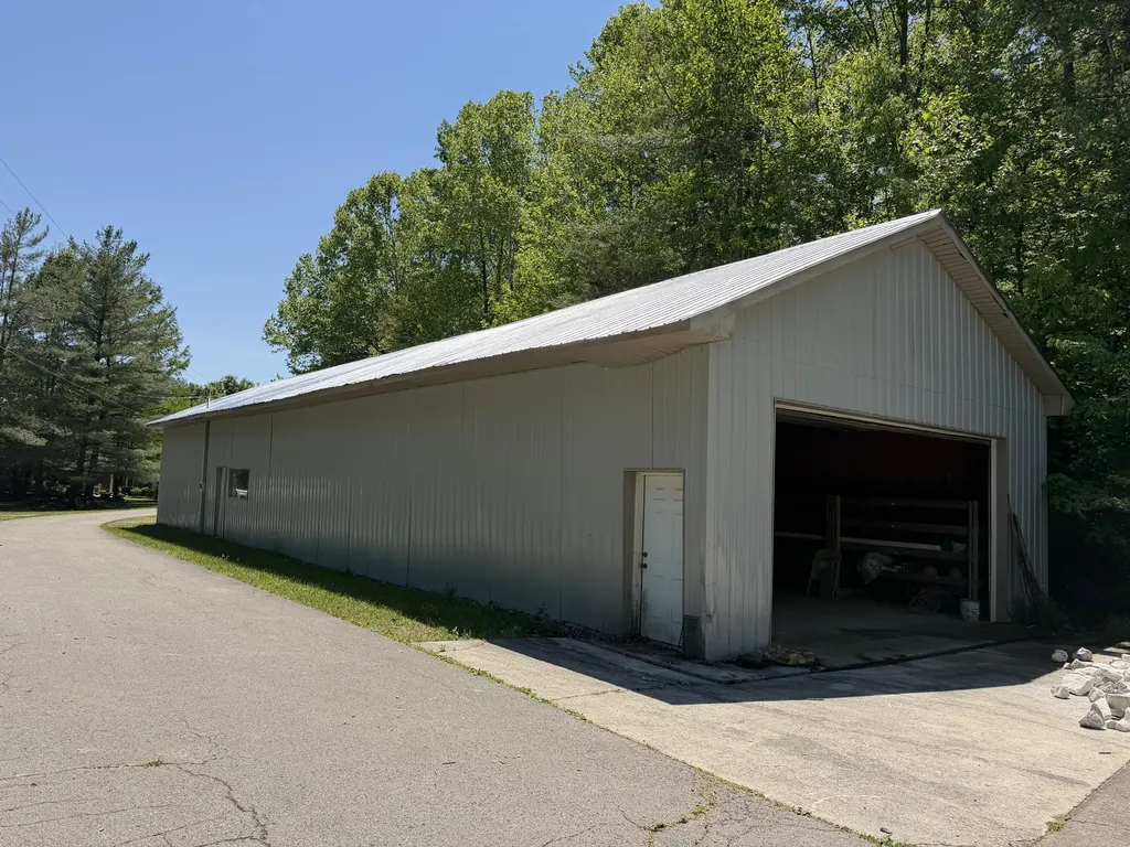 5686 Slate Lick Road London KY 40741