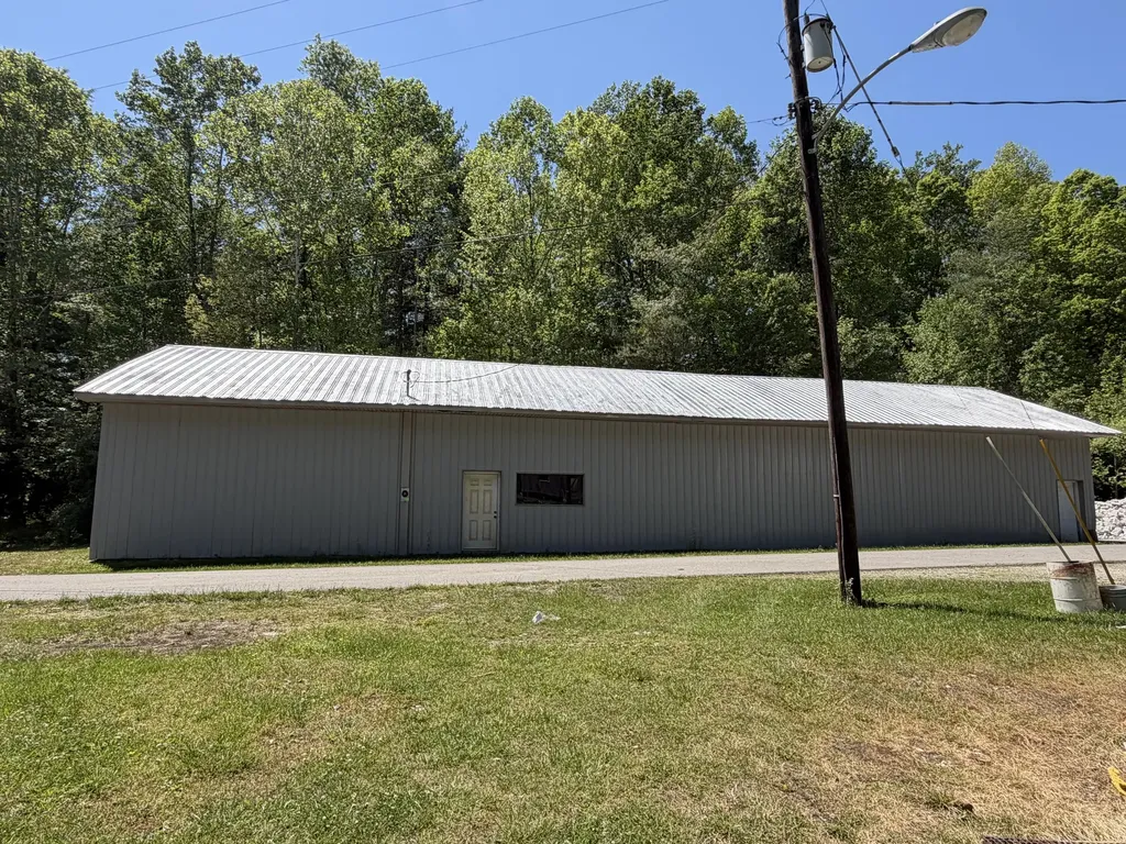 5686 Slate Lick Road London KY 40741