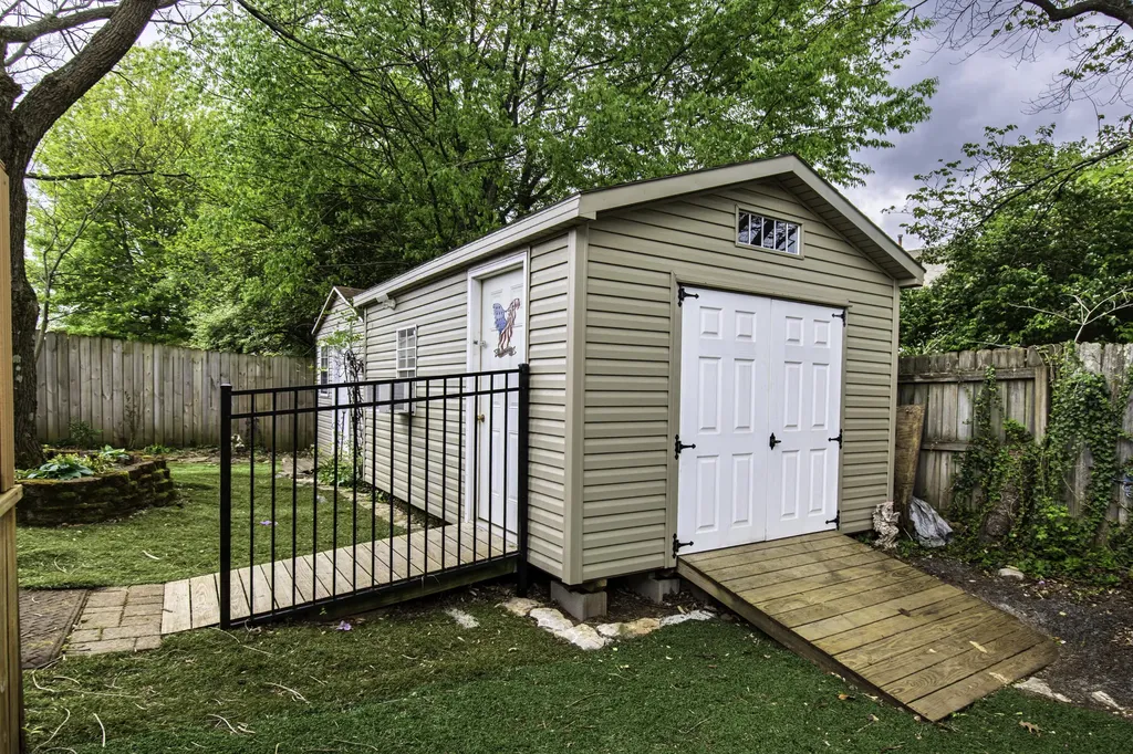 323 Dogwood Court Versailles KY 40383