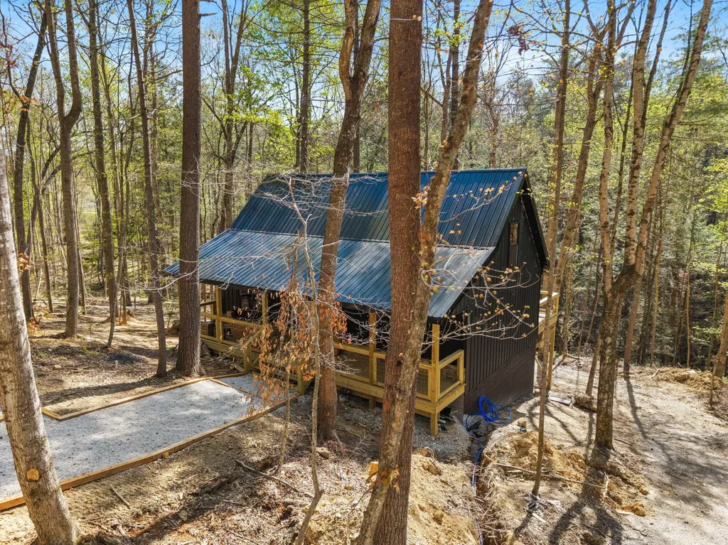 25 Joyful Springs Road Zoe KY 41397