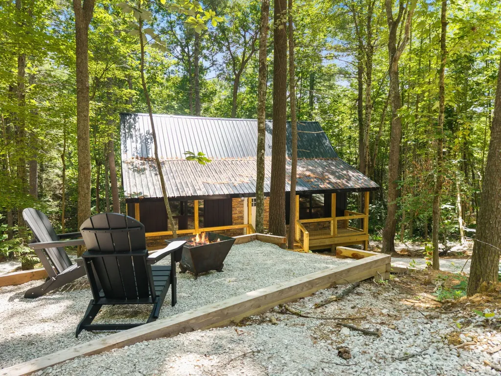 25 Joyful Springs Road Zoe KY 41397