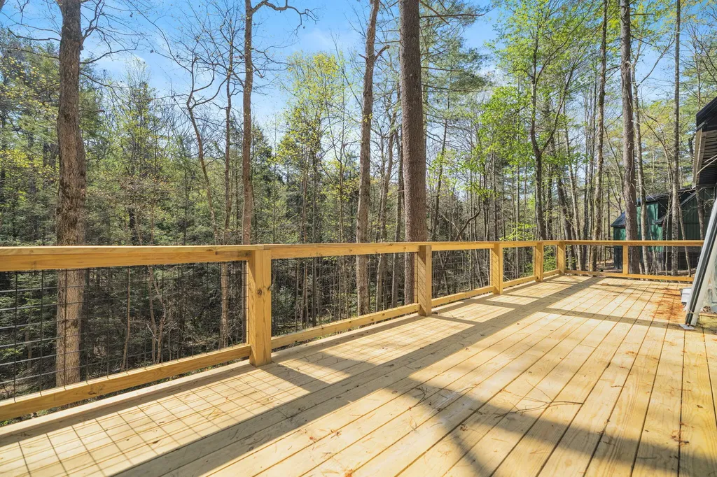 25 Joyful Springs Road Zoe KY 41397