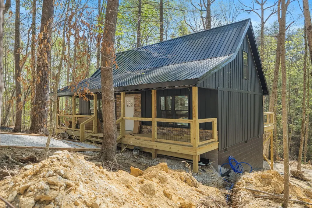 25 Joyful Springs Road Zoe KY 41397
