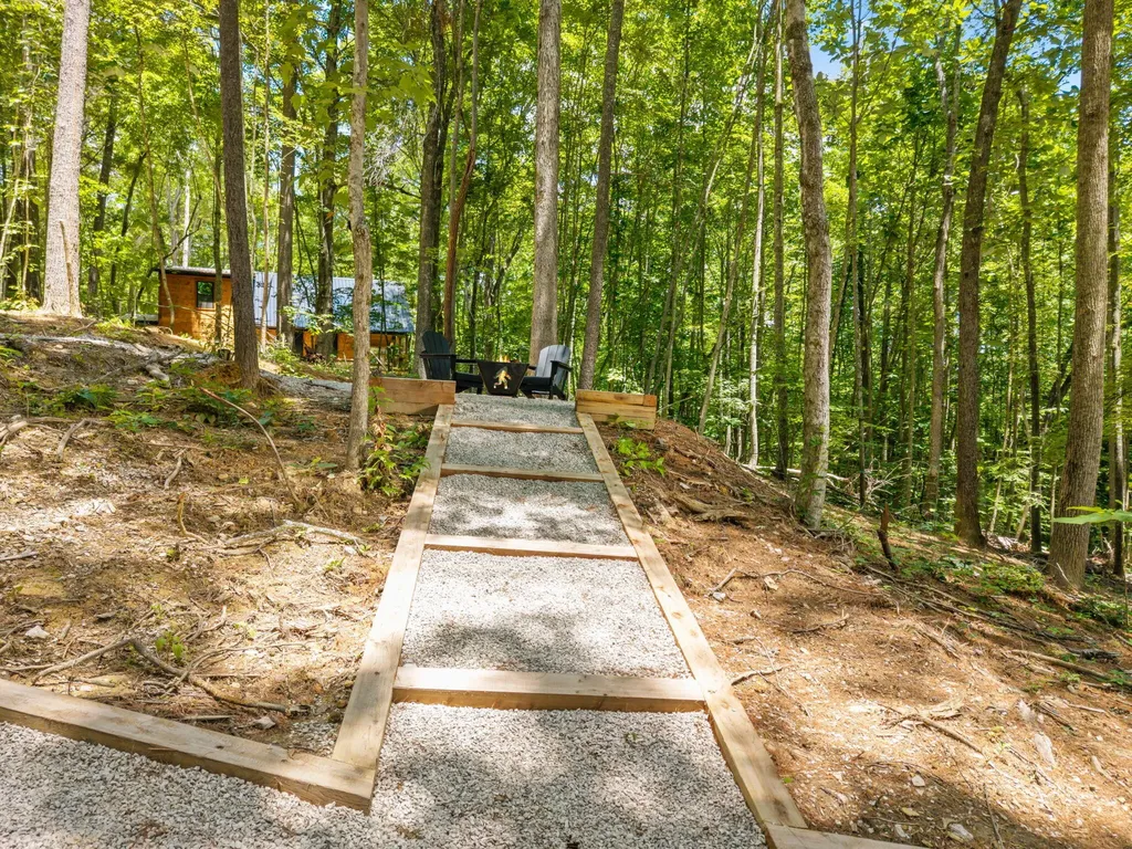 25 Joyful Springs Road Zoe KY 41397