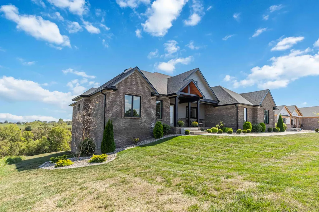 4160 Equestrian Way Richmond KY 40475