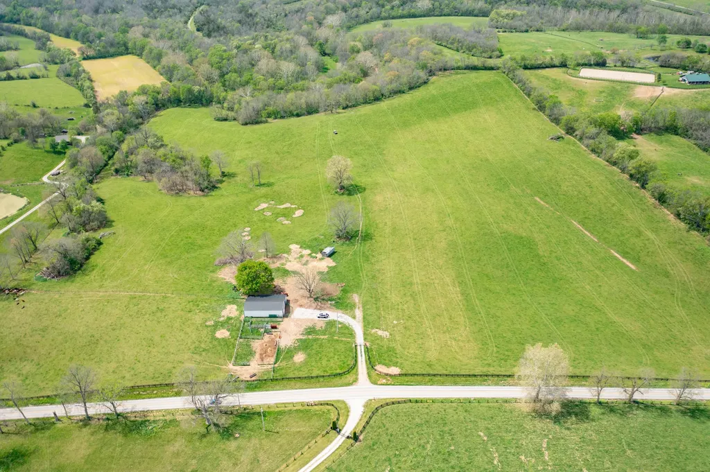 401 Millersburg Cynthiana Road Paris KY 40361