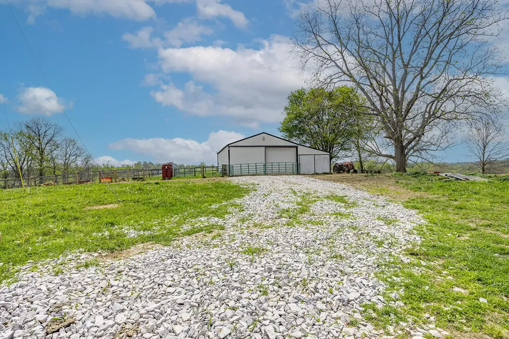401 Millersburg Cynthiana Road Paris KY 40361