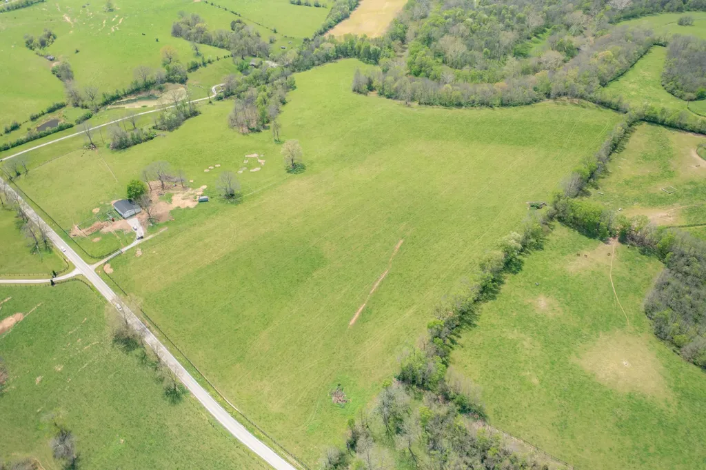 401 Millersburg Cynthiana Road Paris KY 40361