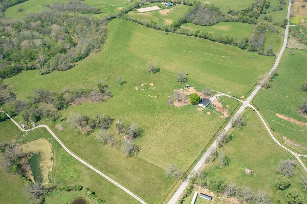 401 Millersburg Cynthiana Road Paris KY 40361