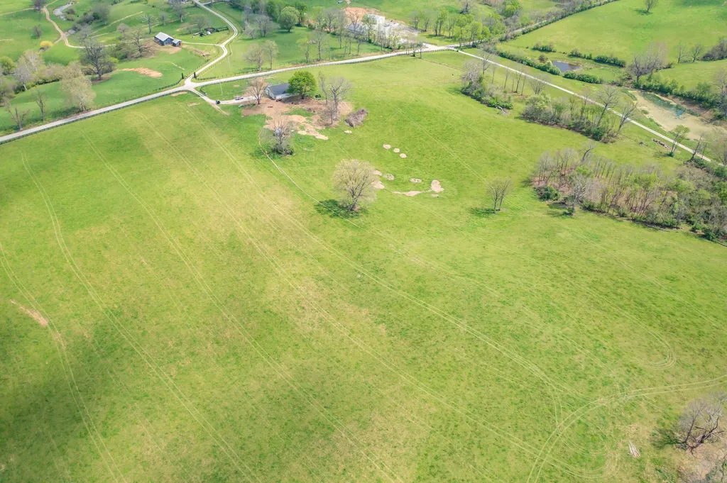 401 Millersburg Cynthiana Road Paris KY 40361