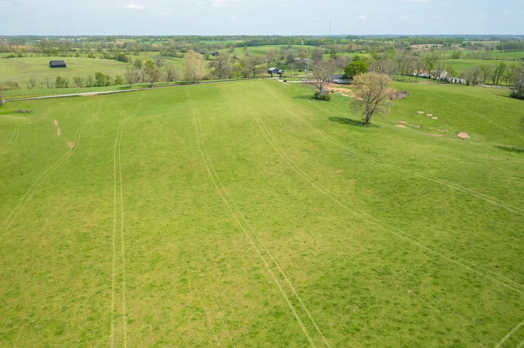 401 Millersburg Cynthiana Road Paris KY 40361