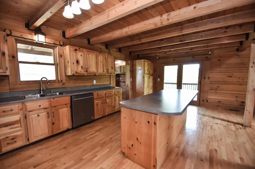 12155 Red Lick Road Irvine KY 40336