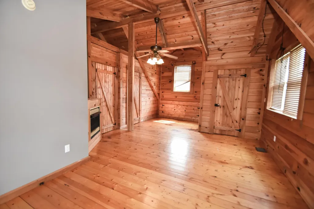 12155 Red Lick Road Irvine KY 40336