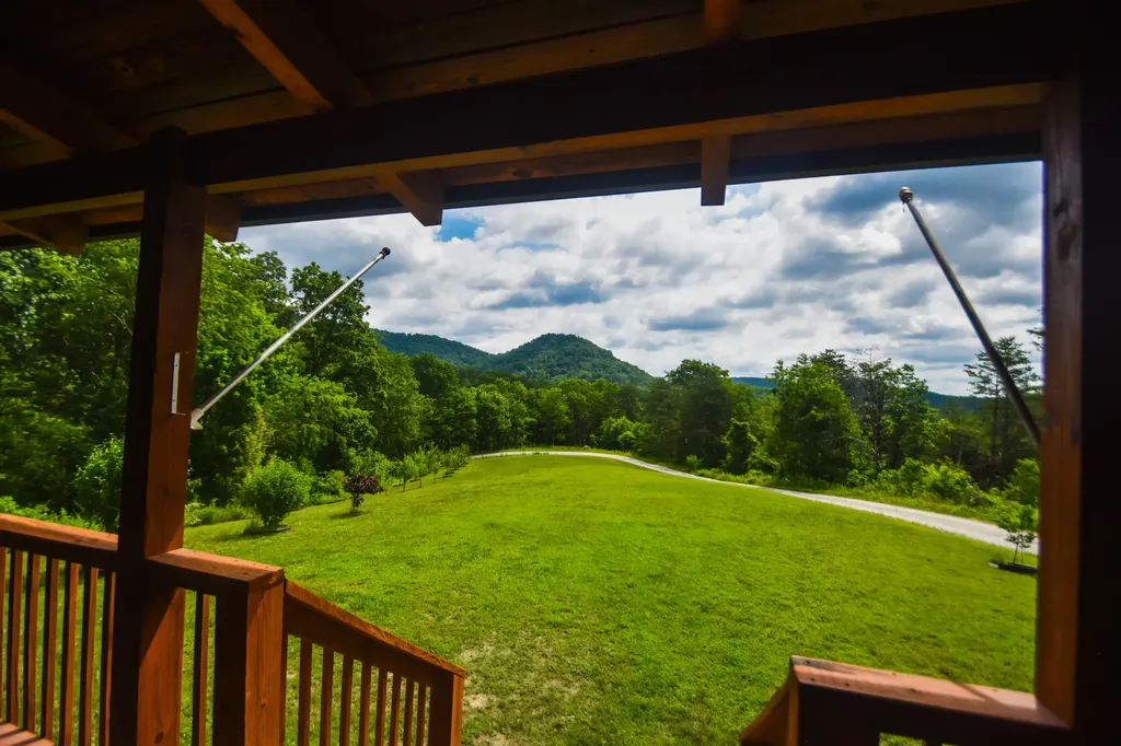 12155 Red Lick Road Irvine KY 40336