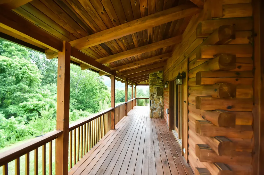 12155 Red Lick Road Irvine KY 40336