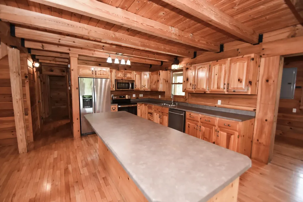 12155 Red Lick Road Irvine KY 40336