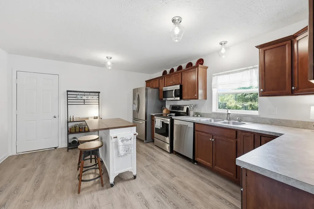 114 Applegrove Drive Nicholasville KY 40356