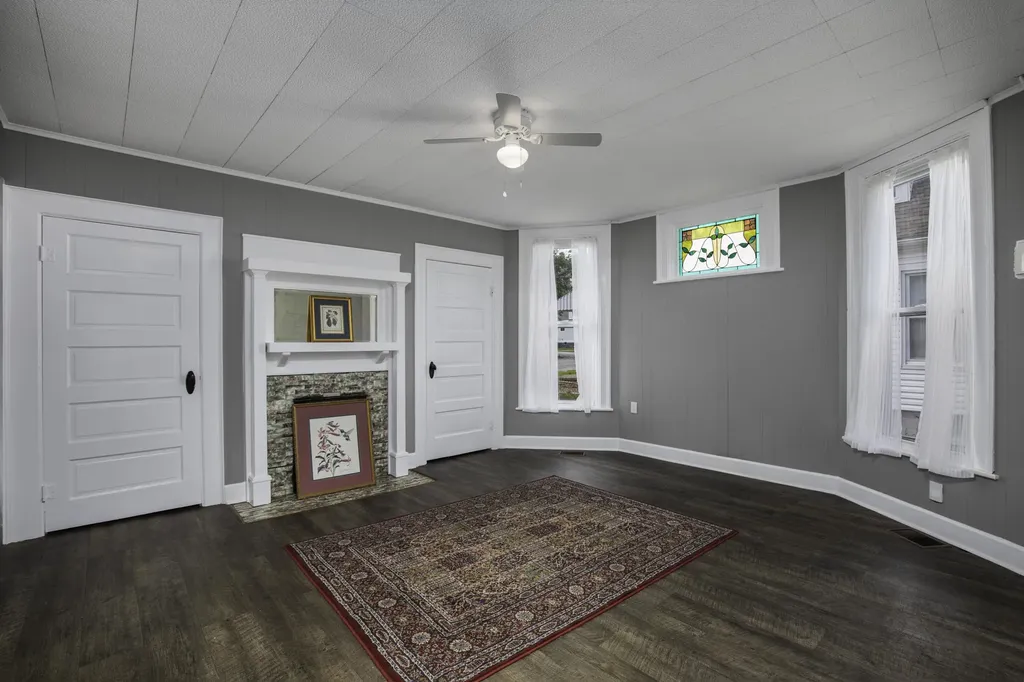 118 E 19th Street Paris KY 40361