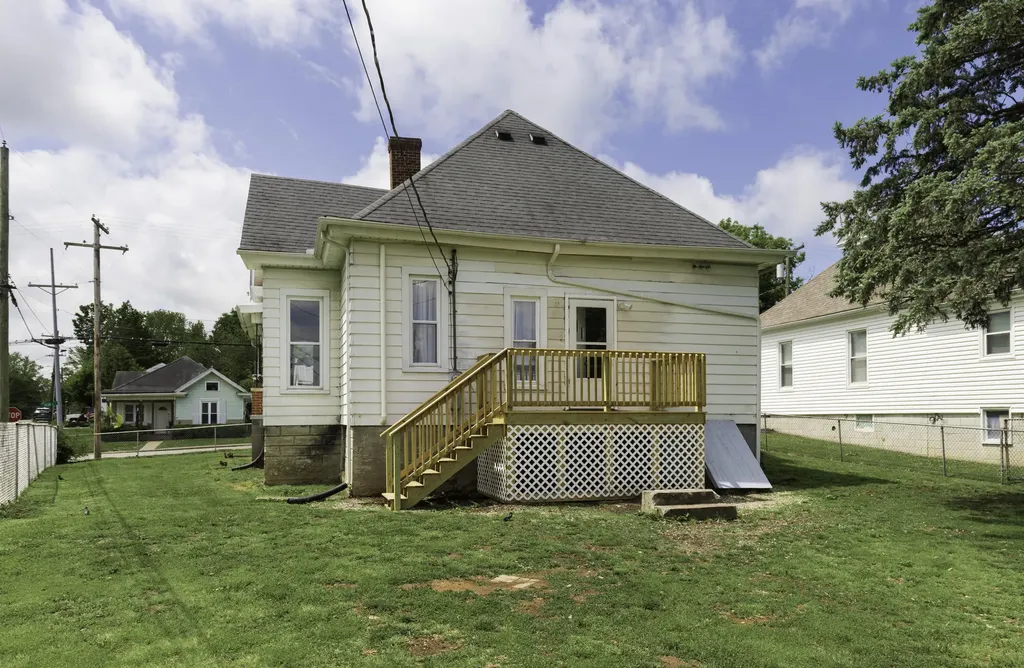 118 E 19th Street Paris KY 40361