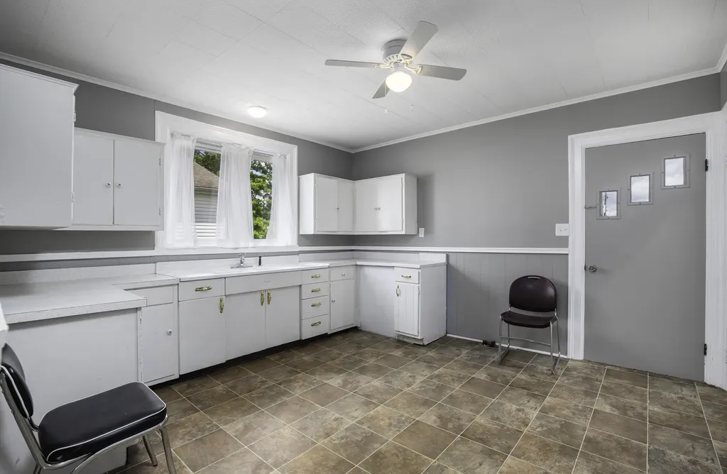 118 E 19th Street Paris KY 40361