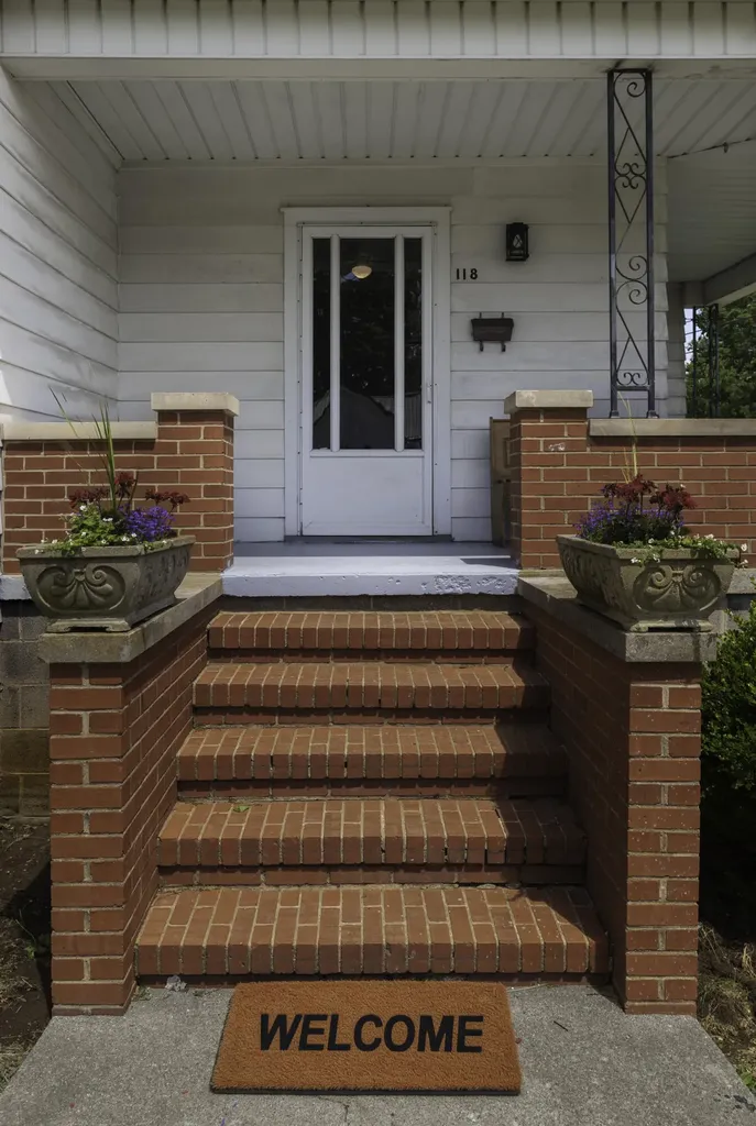 118 E 19th Street Paris KY 40361