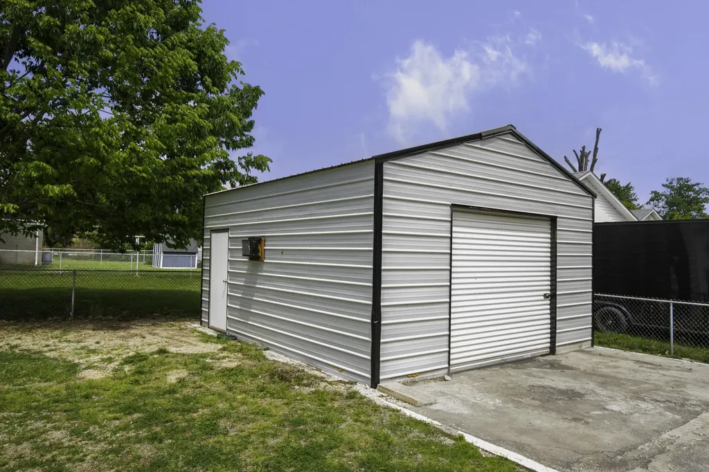 118 E 19th Street Paris KY 40361