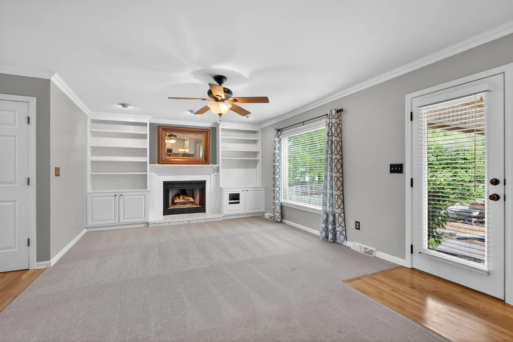 1377 Glenview Drive Lexington KY 40514
