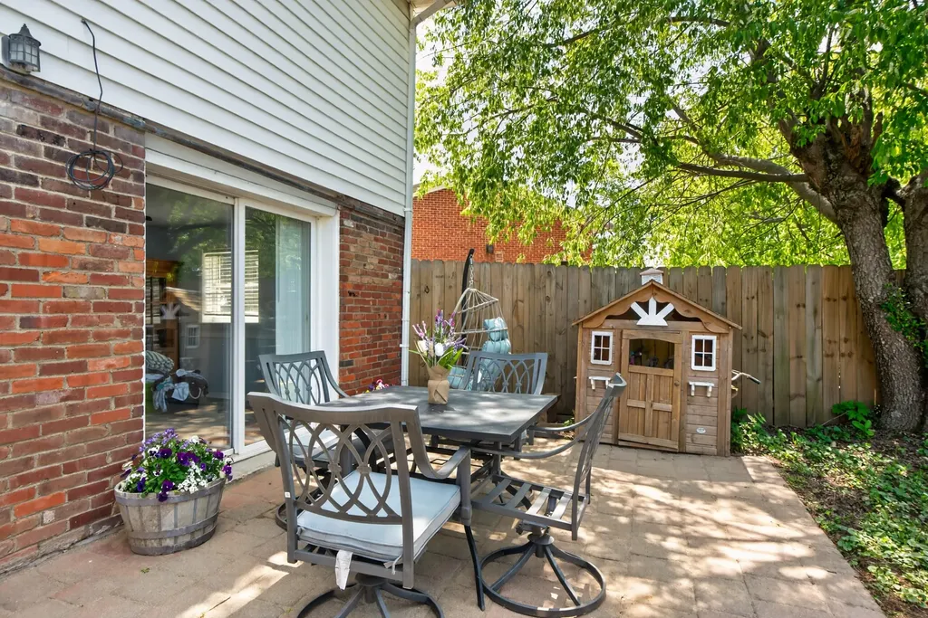1802 Sarasota Court Lexington KY 40505