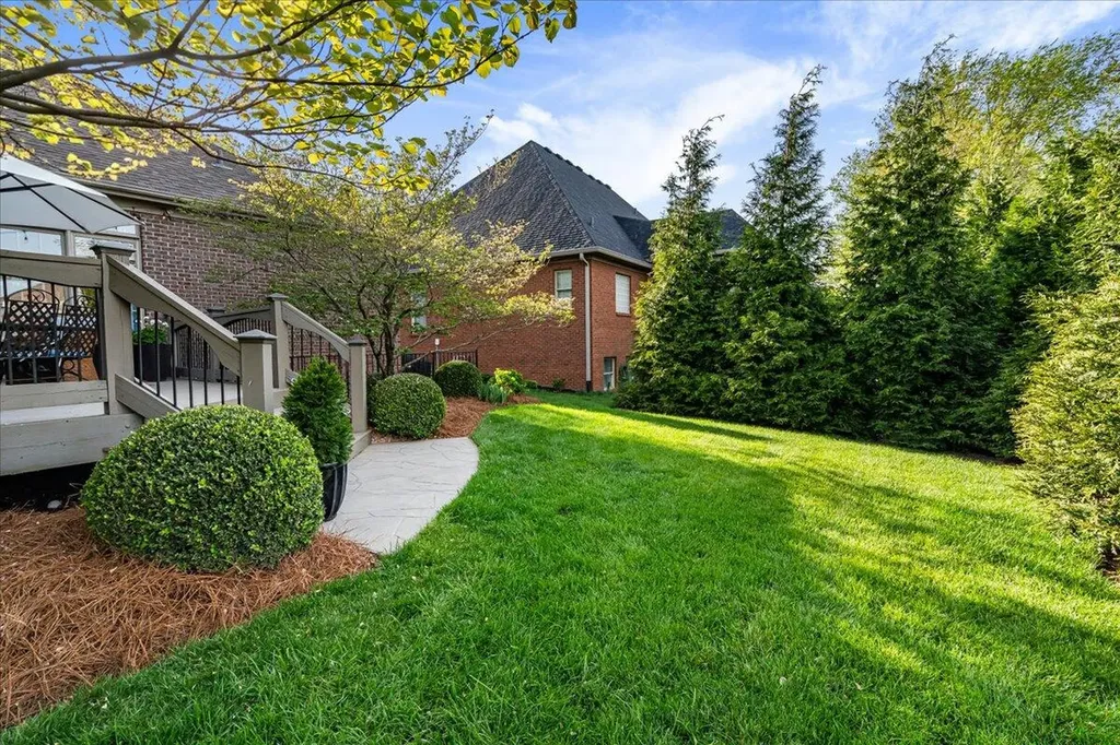2456 Franks Way Lexington KY 40509
