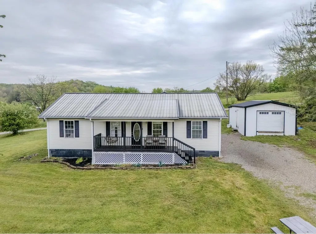25 Dawn Morehead KY 40351