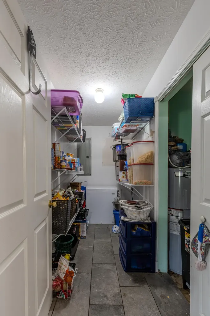 25 Dawn Morehead KY 40351