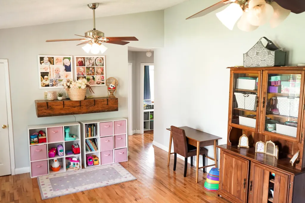 25 Dawn Morehead KY 40351