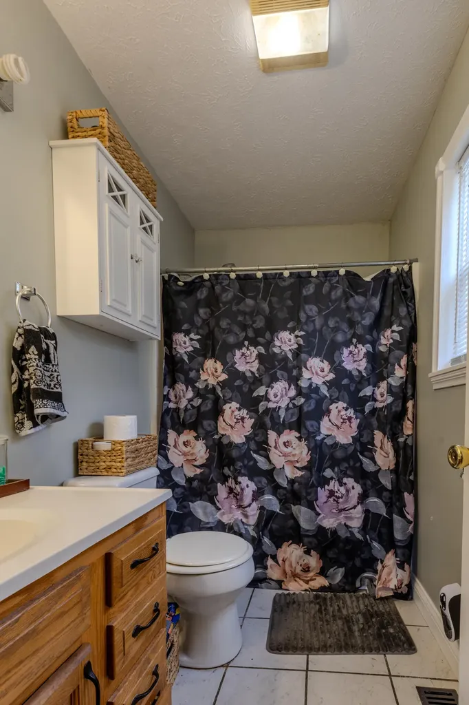 25 Dawn Morehead KY 40351