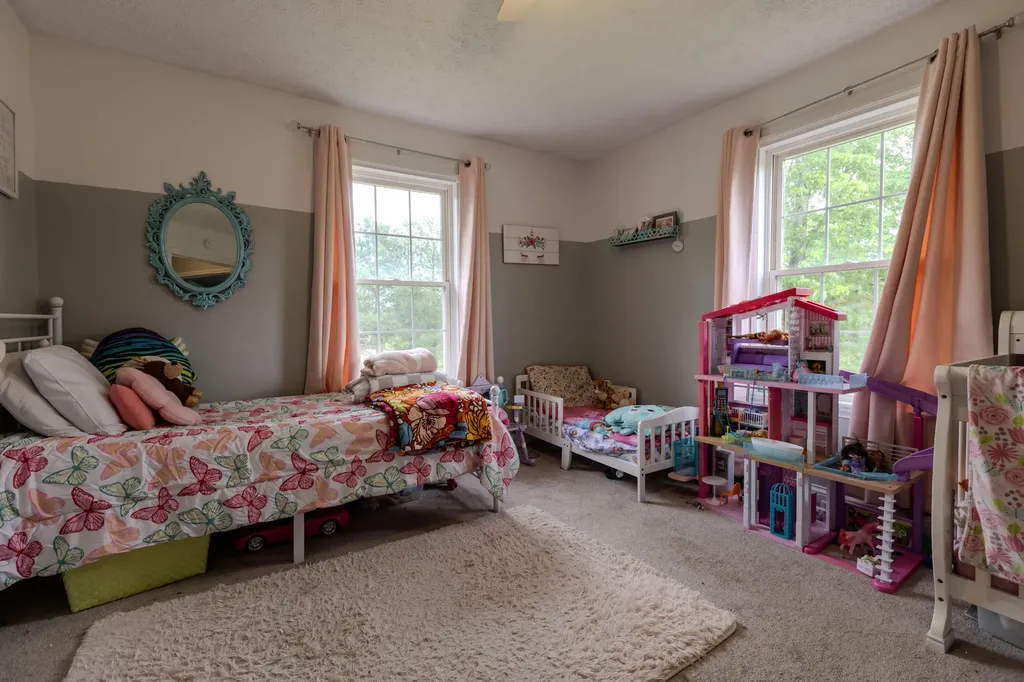 25 Dawn Morehead KY 40351