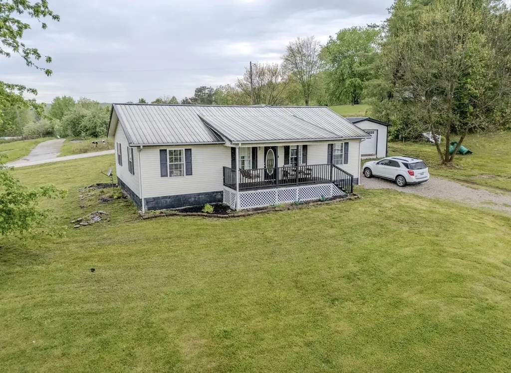 25 Dawn Morehead KY 40351
