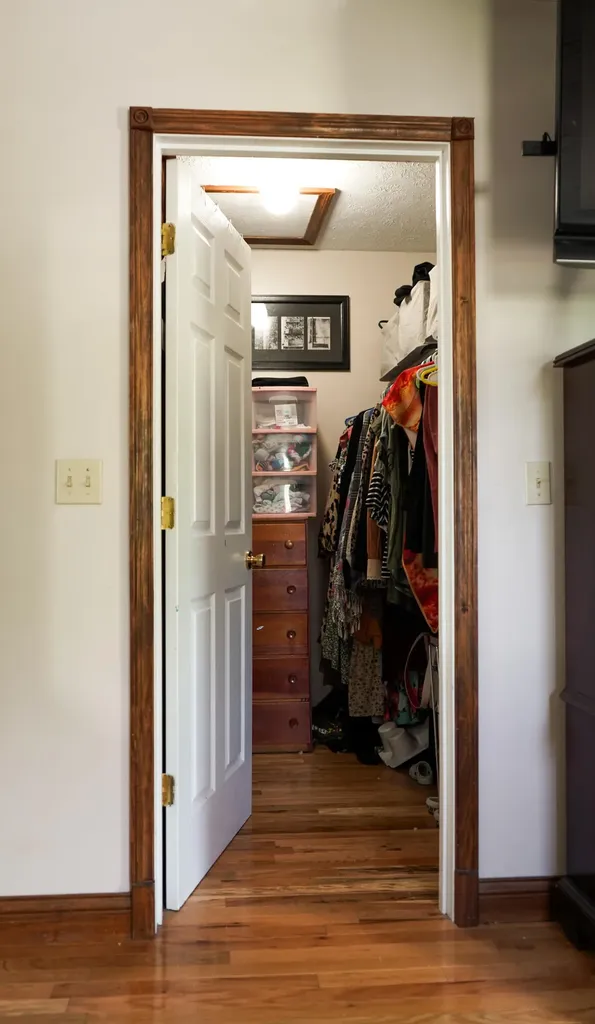 25 Dawn Morehead KY 40351