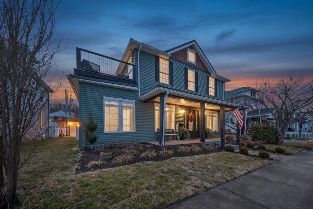 329 Riverside Drive Russell KY 41169