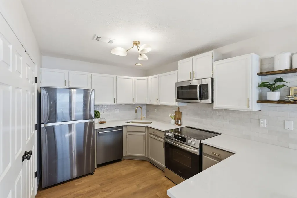 629 Attingham Court Lexington KY 40517