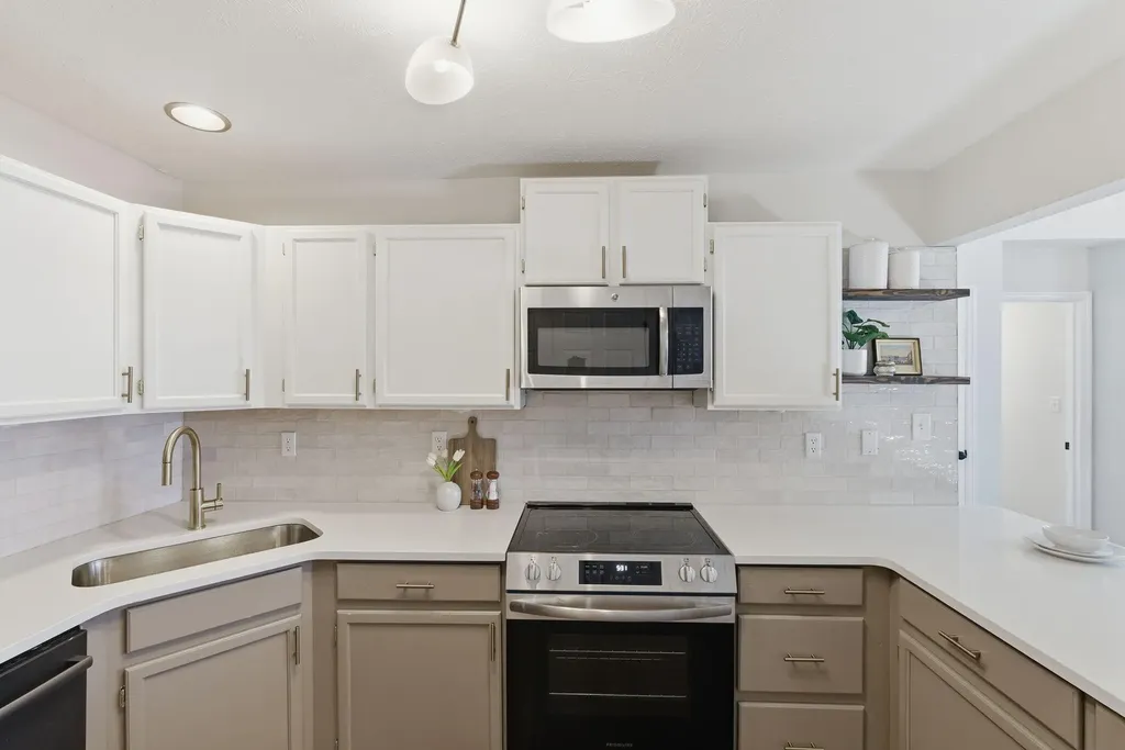 629 Attingham Court Lexington KY 40517