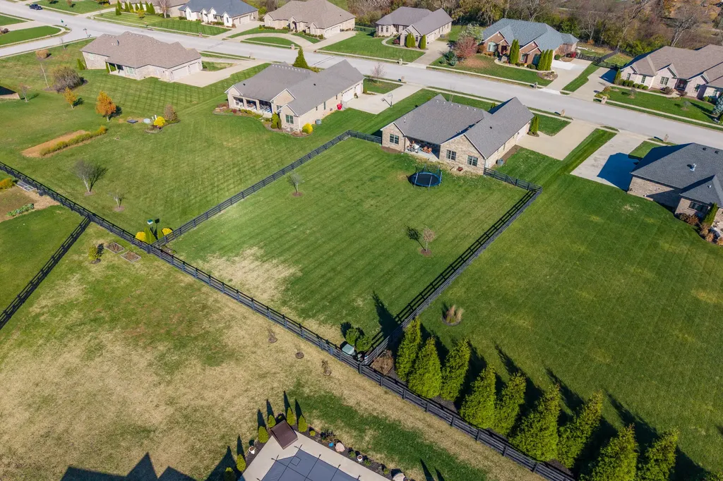 606 Old Coach Road Nicholasville KY 40356