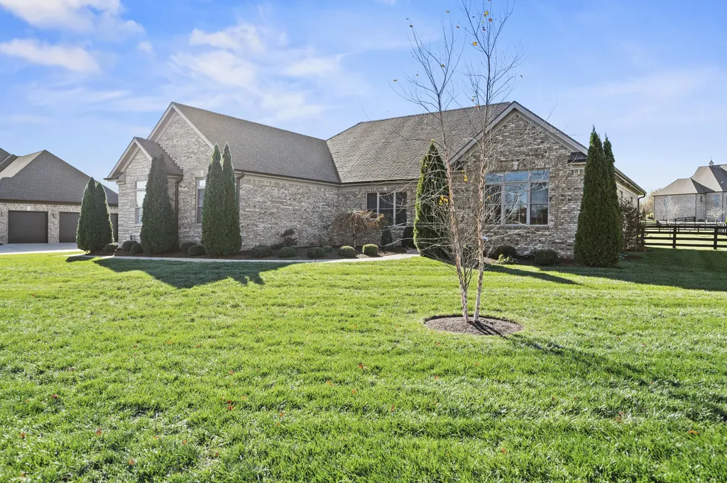 606 Old Coach Road Nicholasville KY 40356