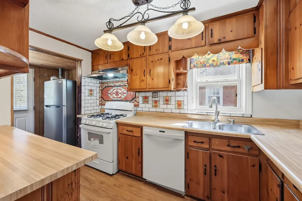 114 Pin Oak Drive Lexington KY 40503