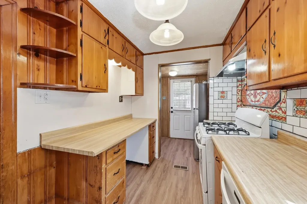 114 Pin Oak Drive Lexington KY 40503