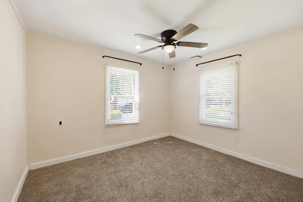 114 Pin Oak Drive Lexington KY 40503