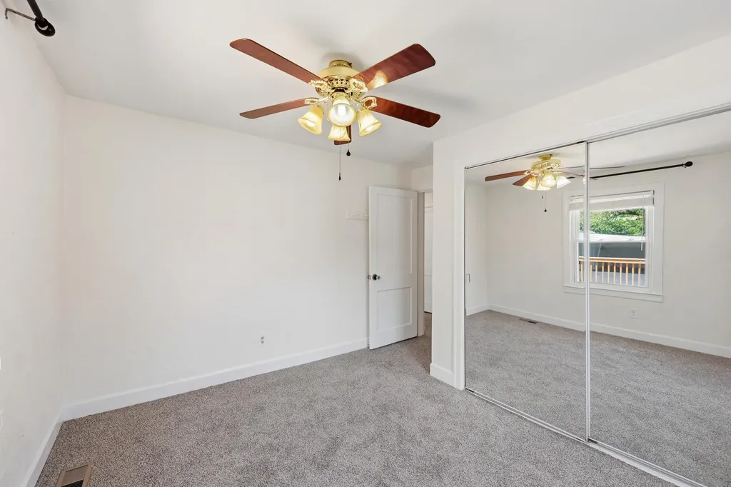114 Pin Oak Drive Lexington KY 40503